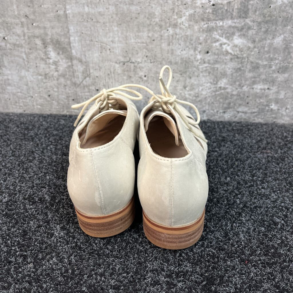 Clarks Shoes - 6.5/37.5