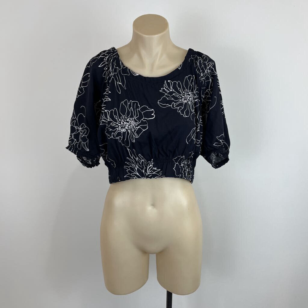 Love Knot War Crop Top - M