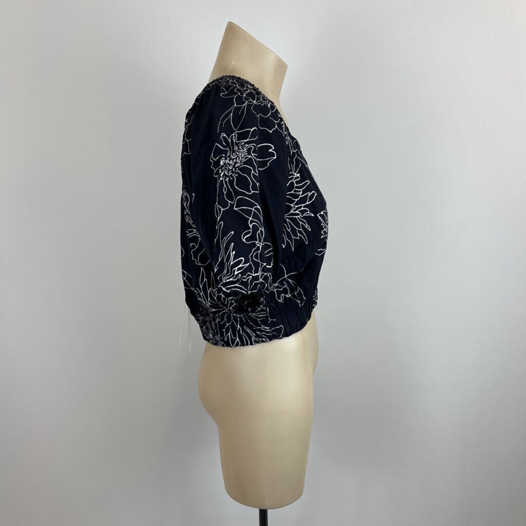Love Knot War Crop Top - M