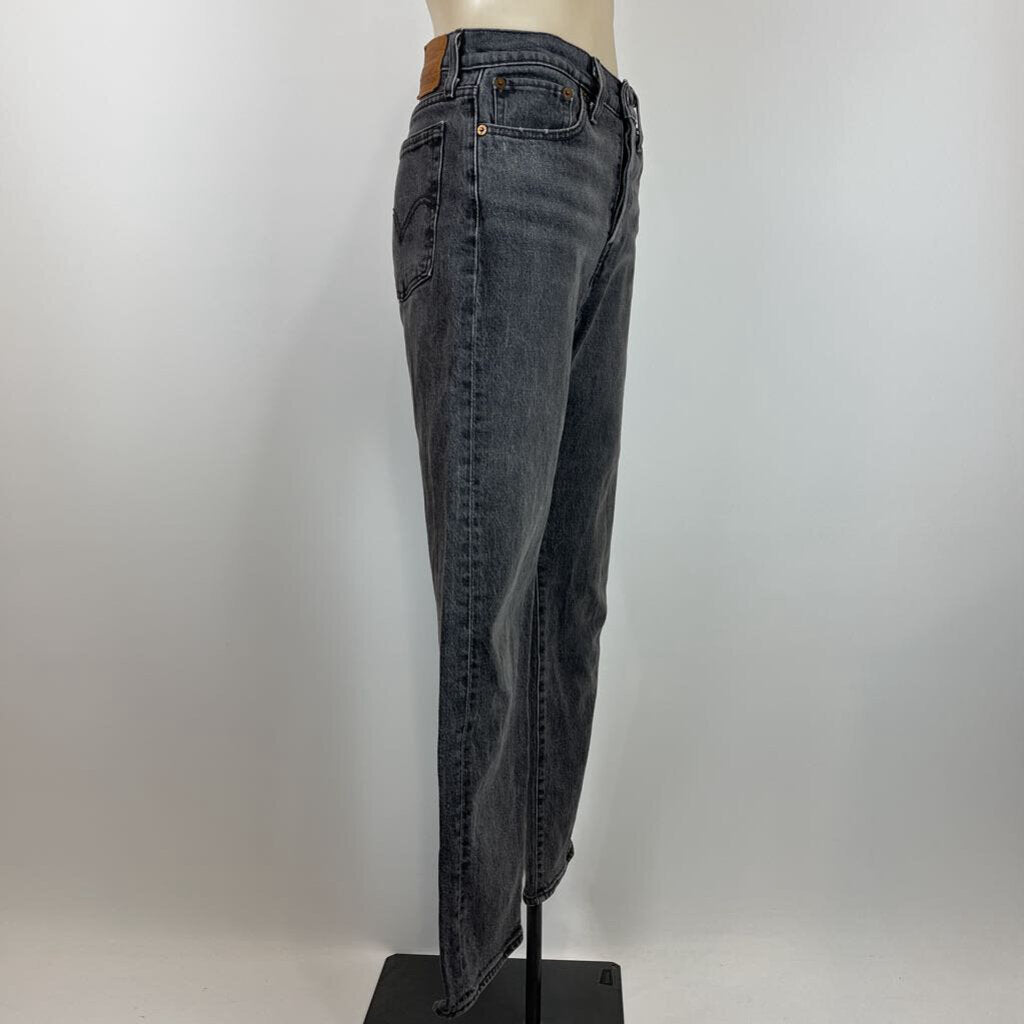 Levi&#39;s Jeans - 8/26