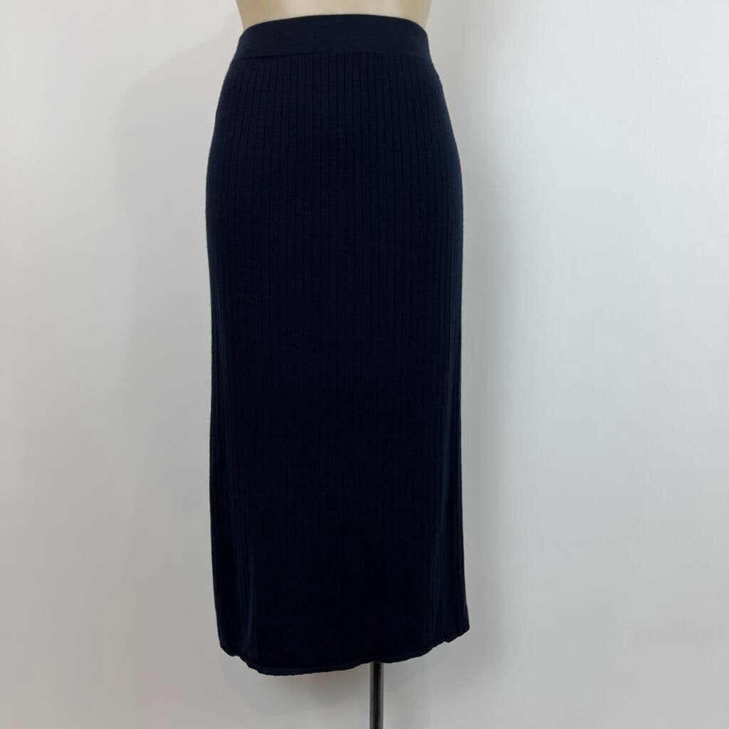 Uni Qlo Skirt - S