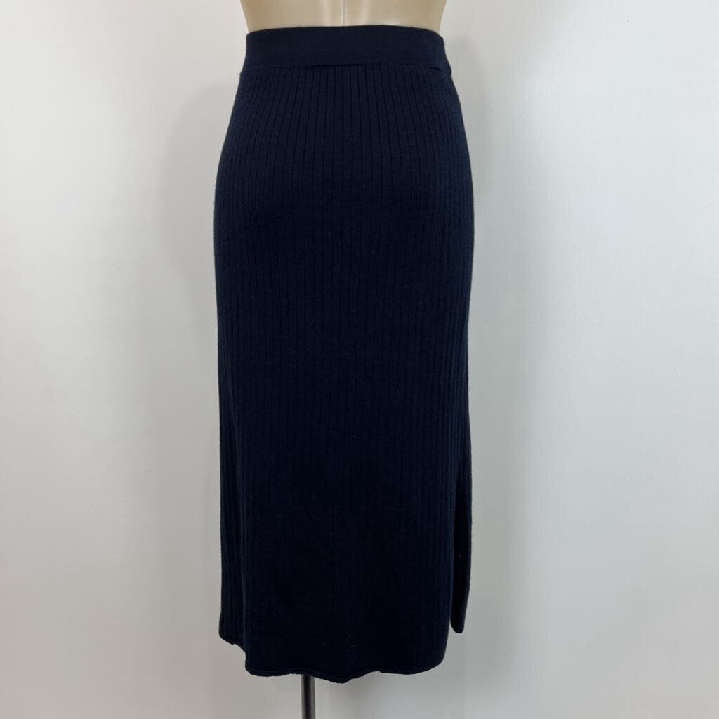 Uni Qlo Skirt - S