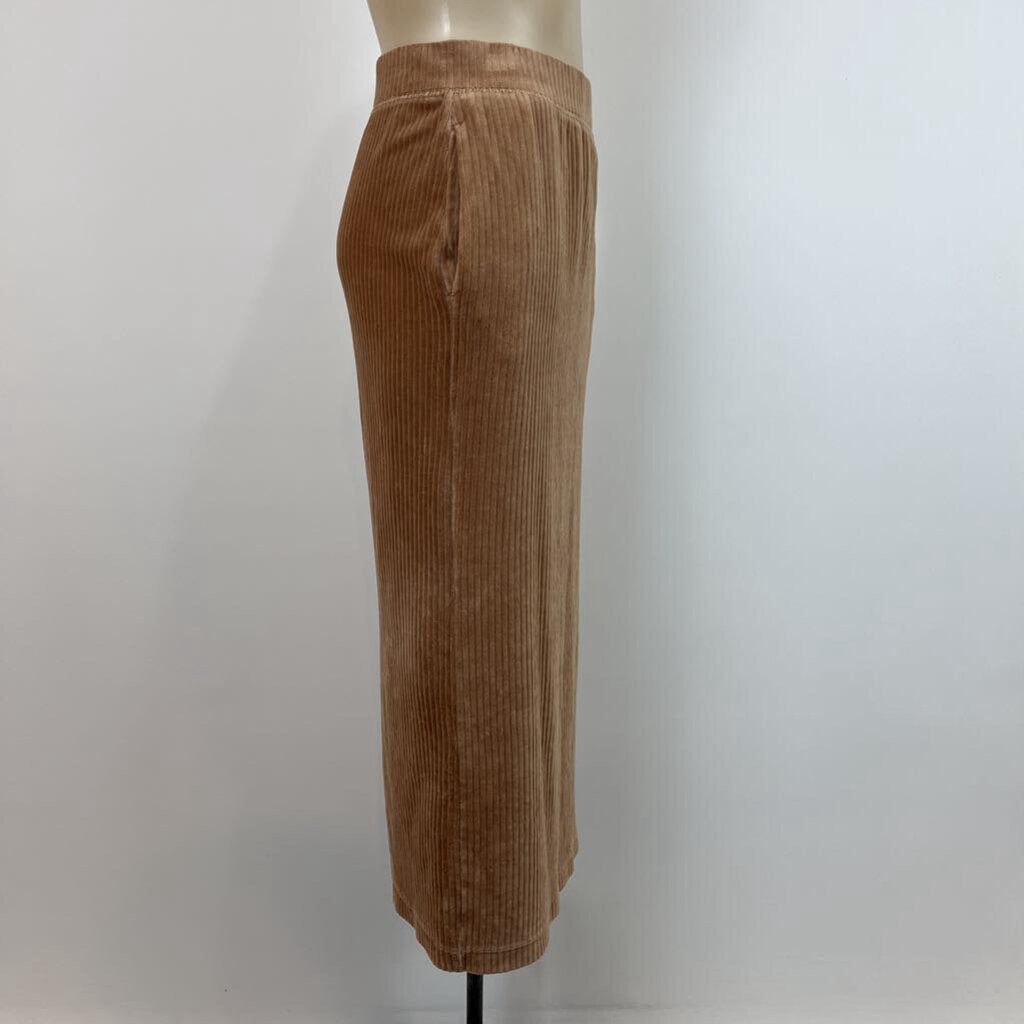 Uni Qlo Skirt - S