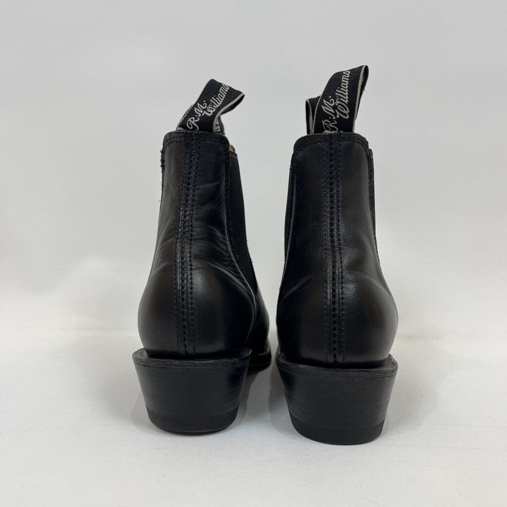 R.M Williams Boots - 6/37