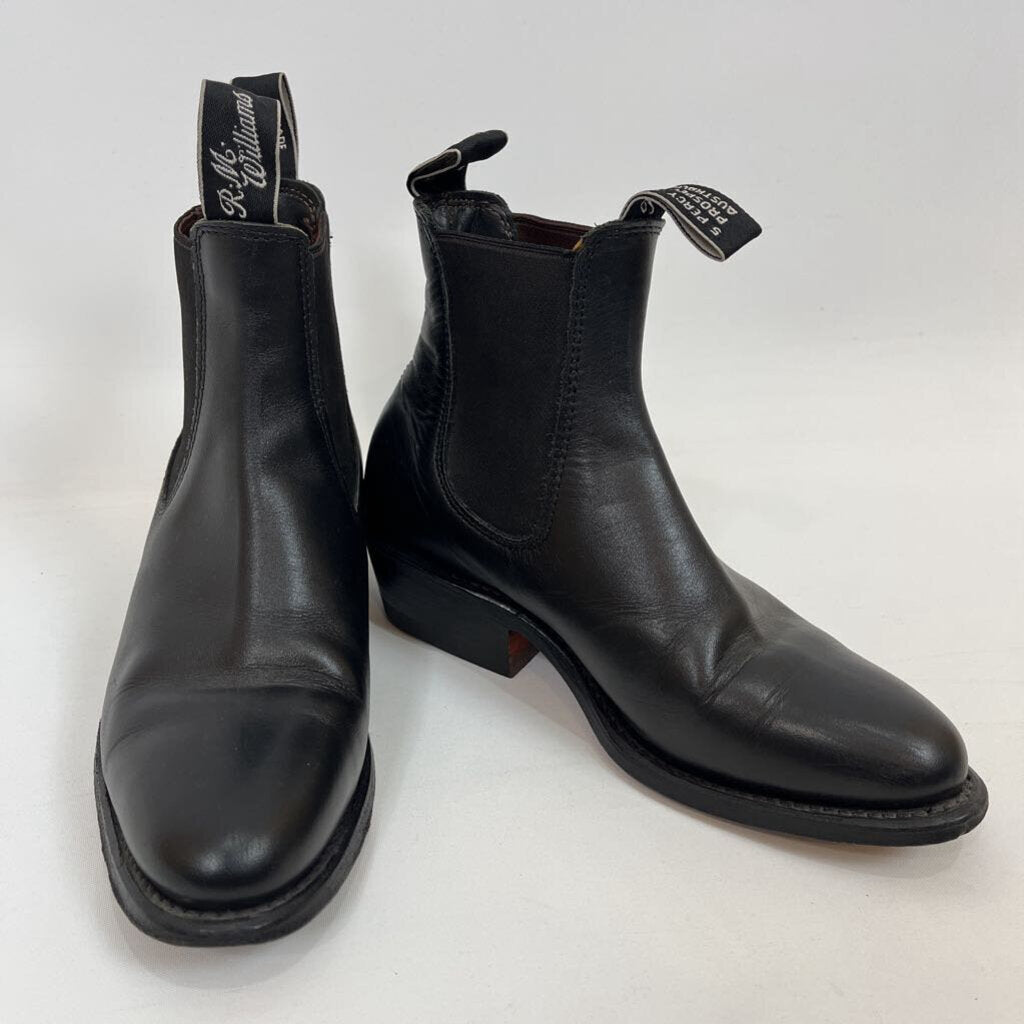 R.M Williams Boots - 6/37