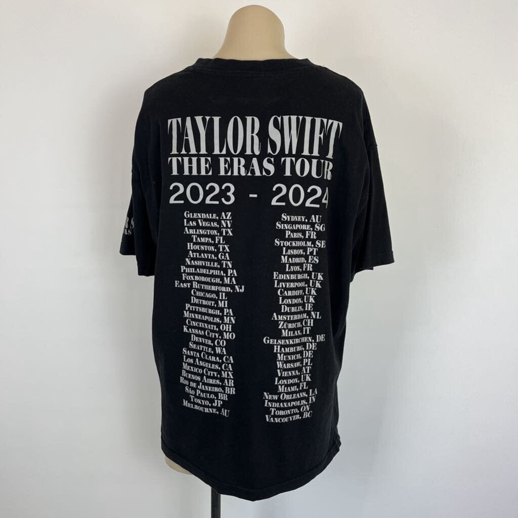Taylor Swift Tee - L