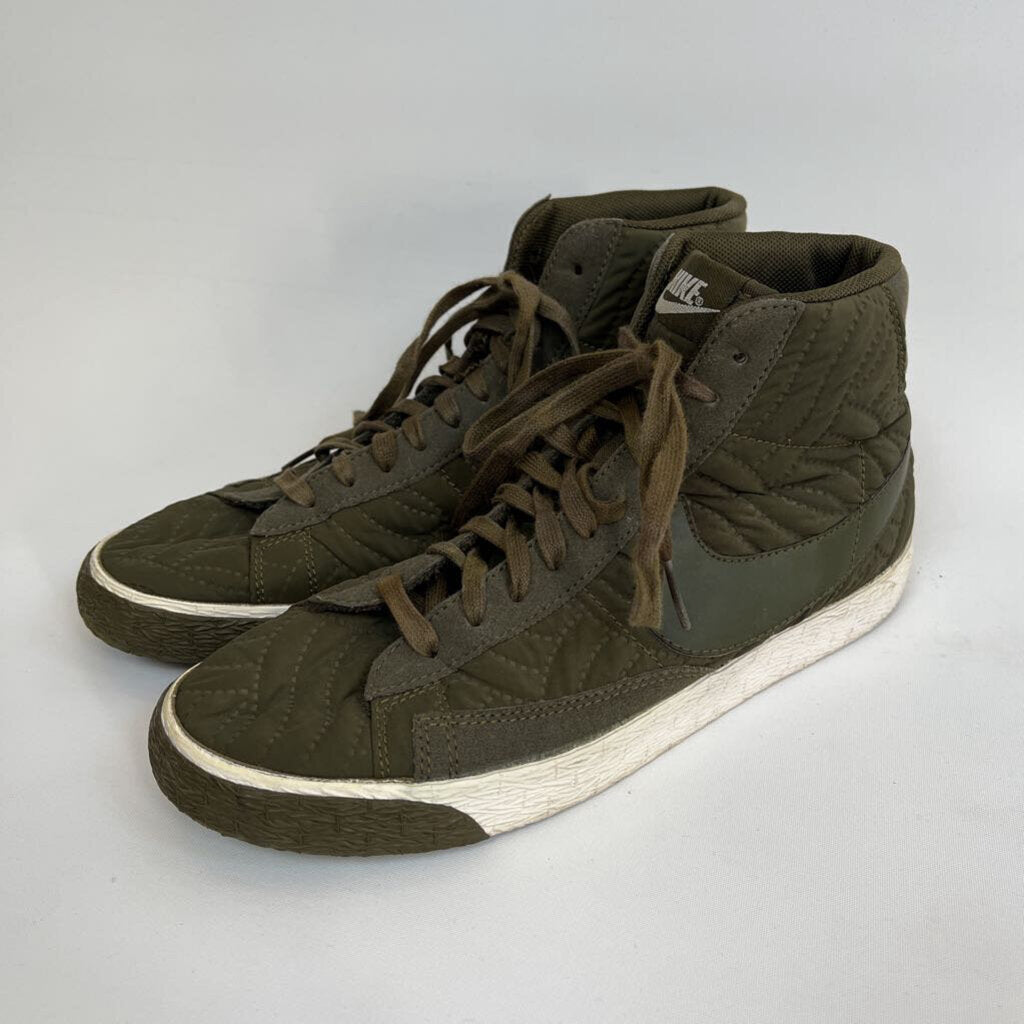 Nike Shoes - 8.5/40