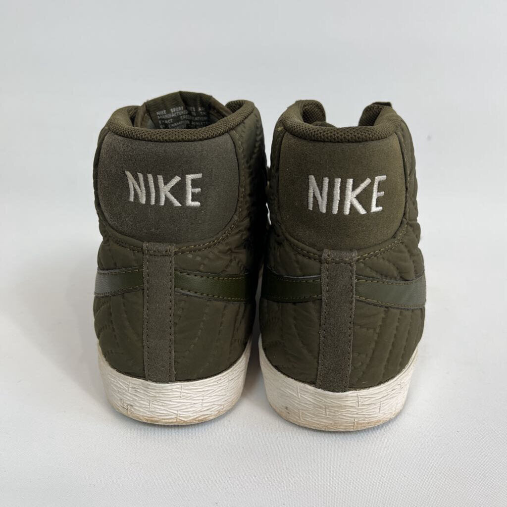 Nike Shoes - 8.5/40