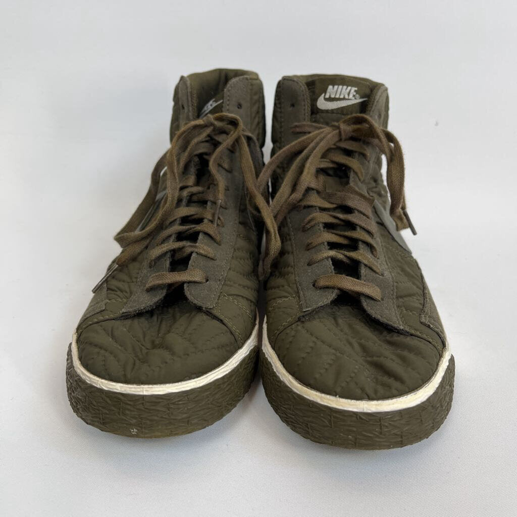 Nike Shoes - 8.5/40