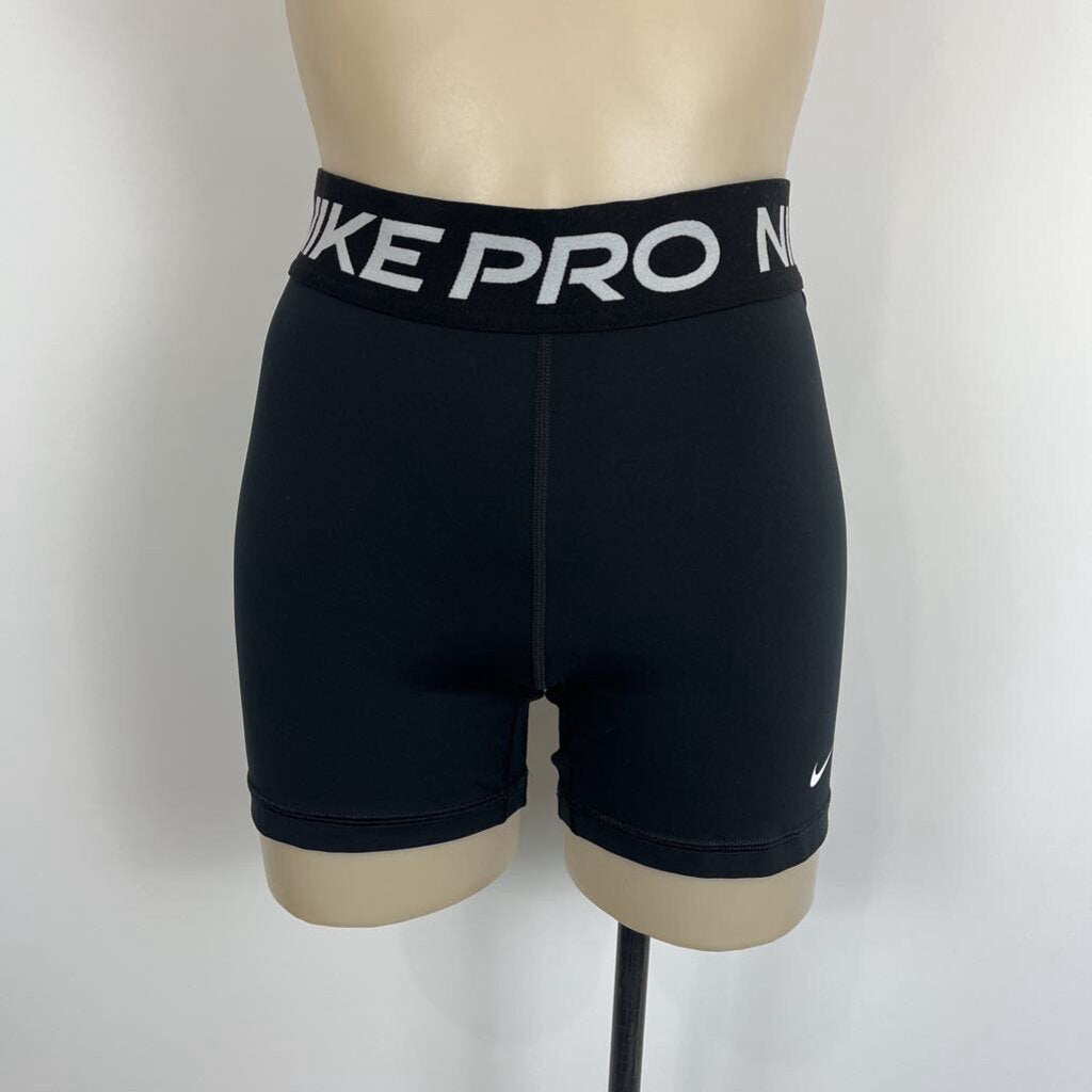 Nike Shorts - S