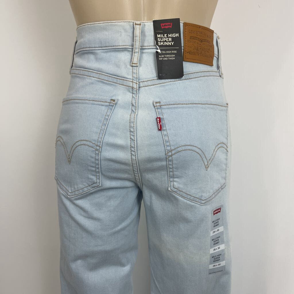 Levi's Jeans - 10/28