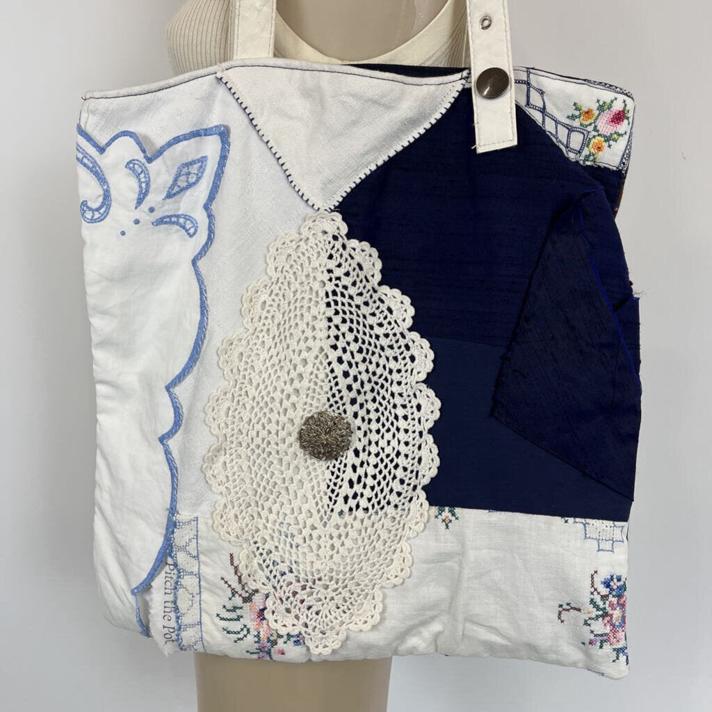 Pitch The Pot Tote - O/S