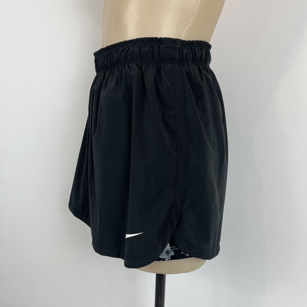 Nike Shorts - XL