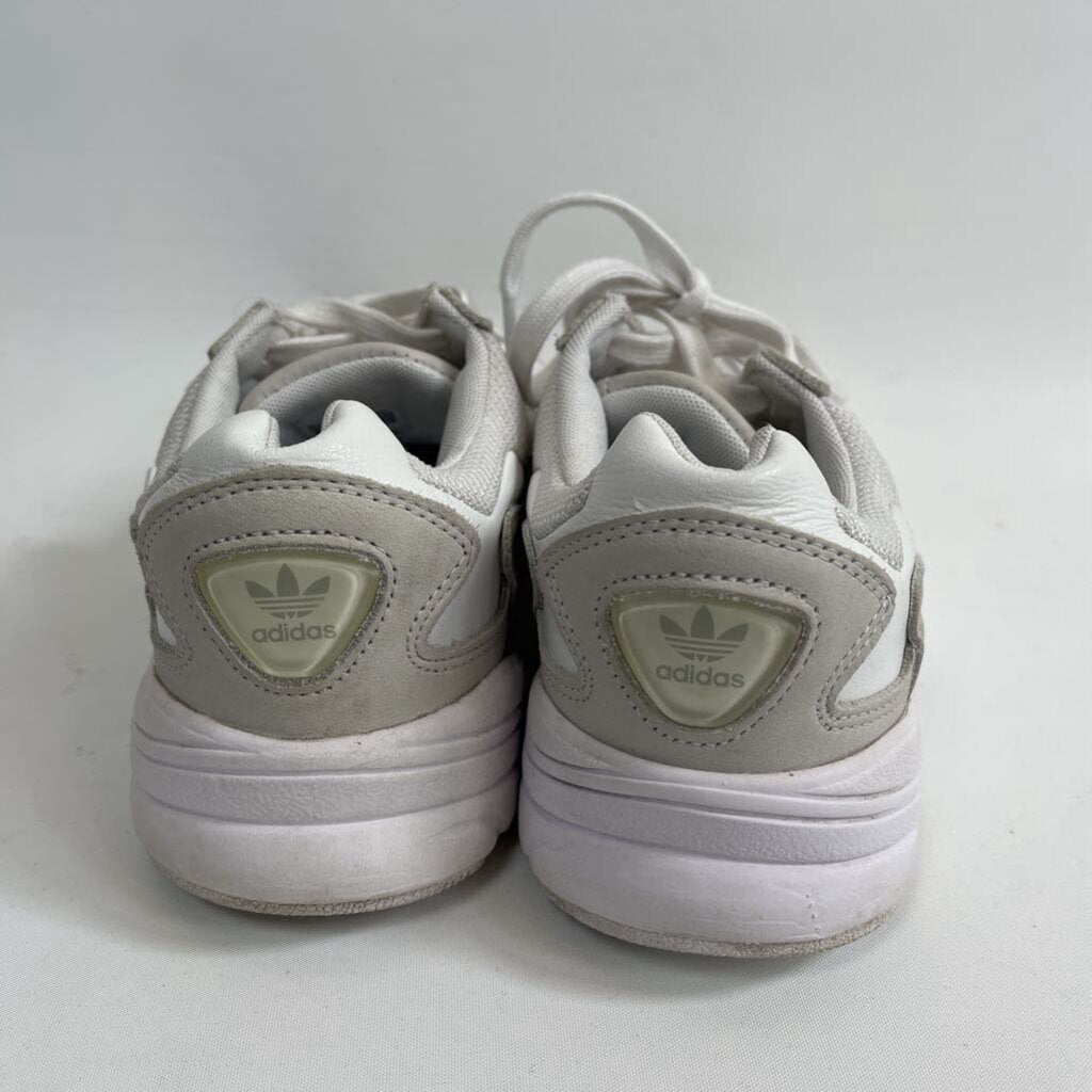 Adidas Sneakers - 8.5/40