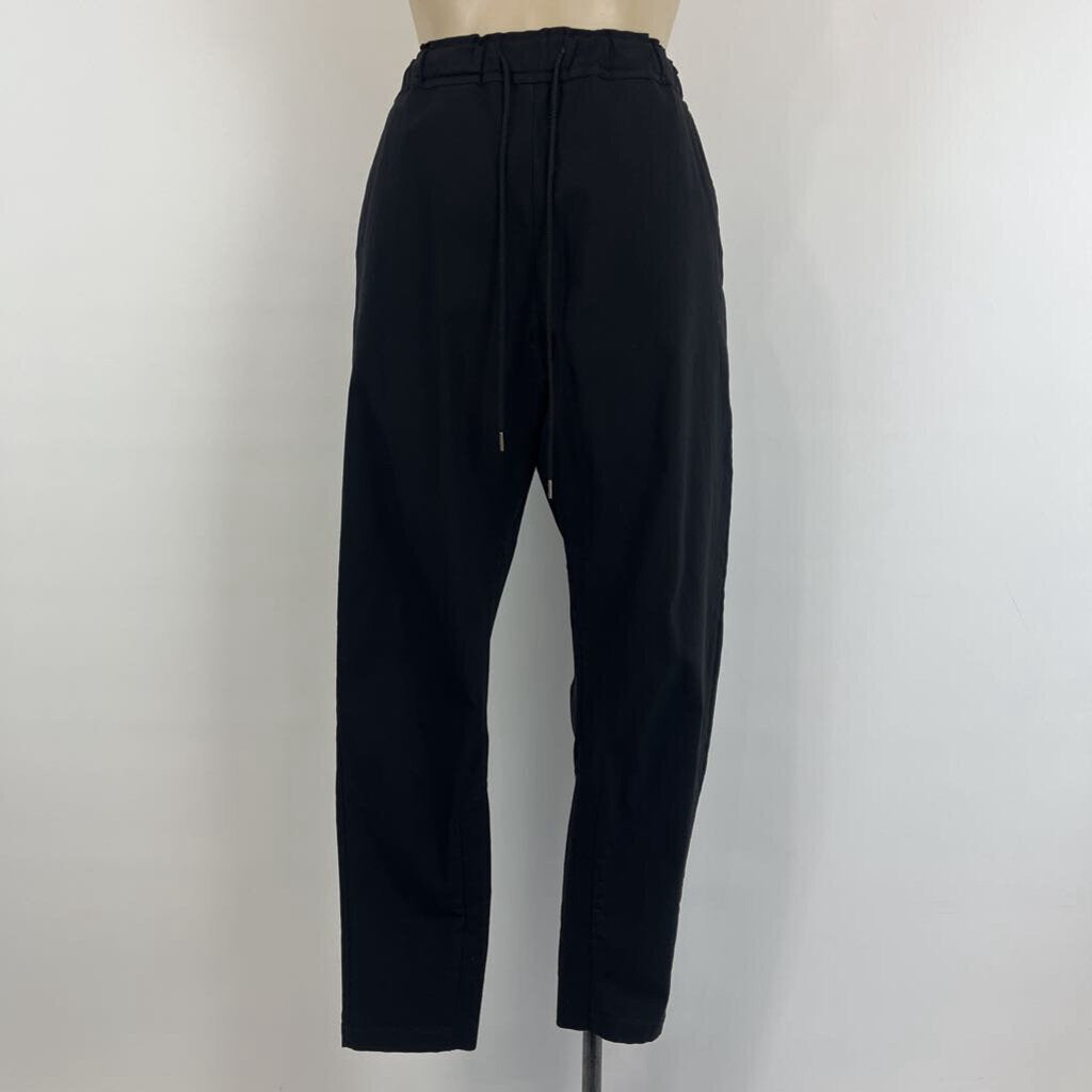 Moochi Pants - 8/10