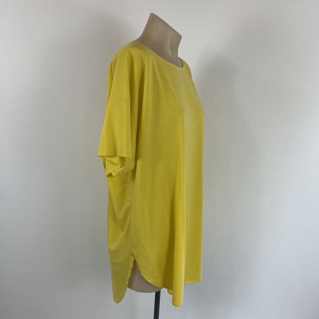 Uni Qlo Tee - XL
