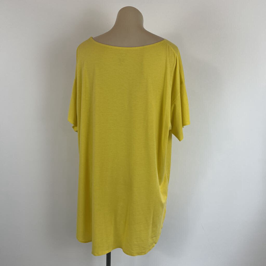 Uni Qlo Tee - XL