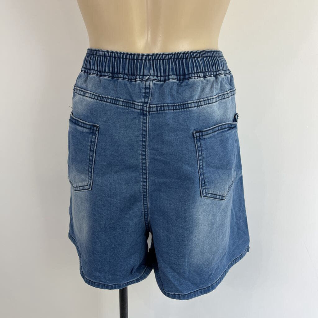 Betty Basics Shorts - 16