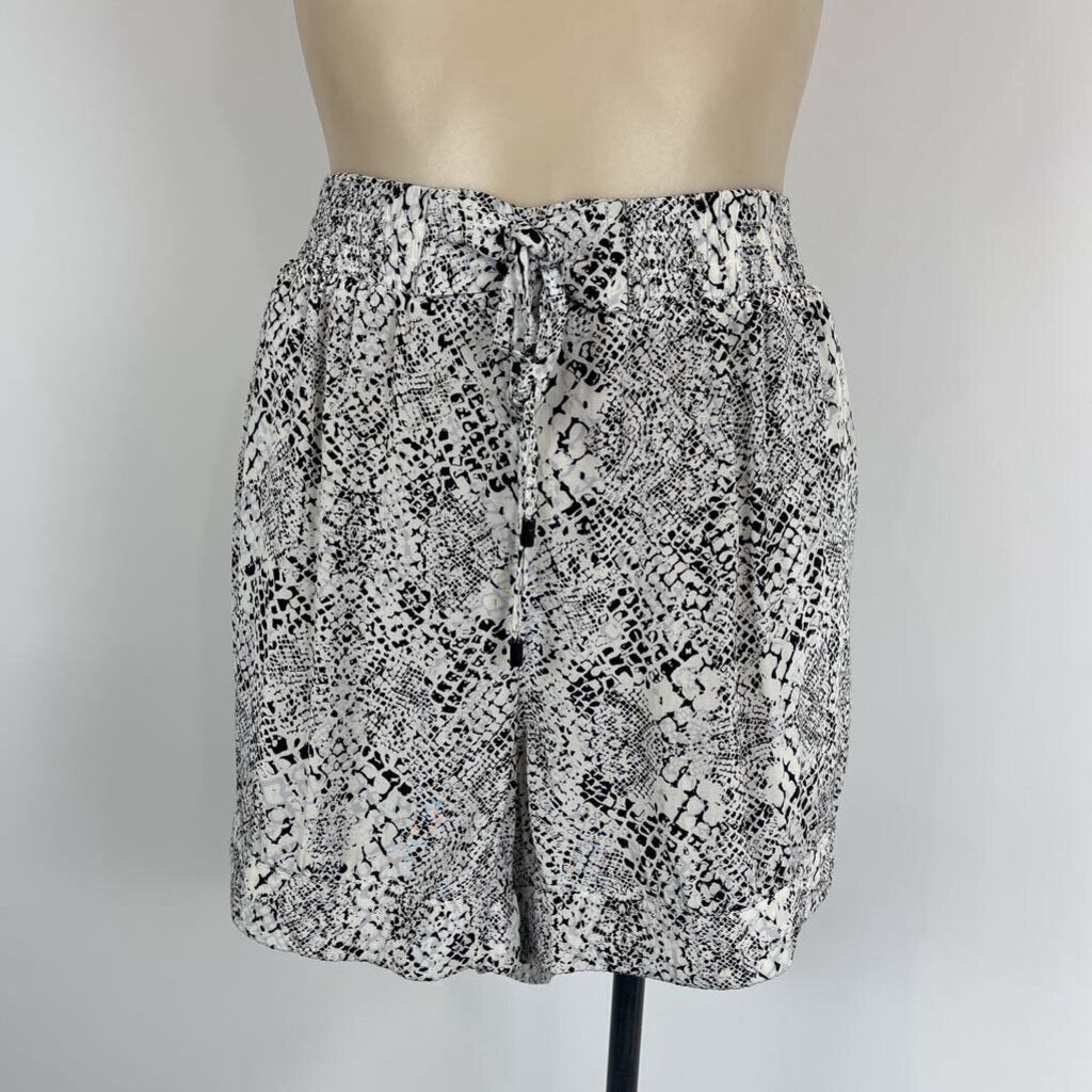 Witchery Shorts - 16