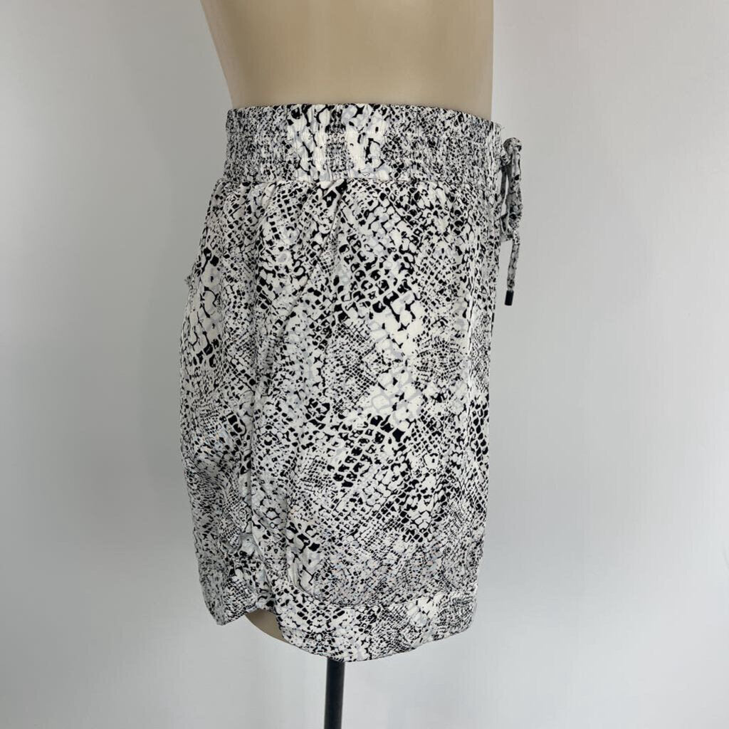 Witchery Shorts - 16